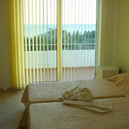 Family Hotel Cristal 3* Равда
