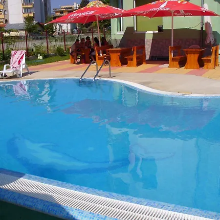 Family Hotel Cristal Равда