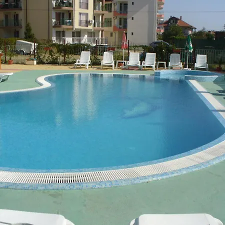 Family Hotel Cristal 3*