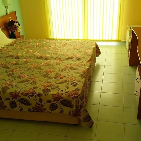 Family Hotel Cristal 3* Ravda