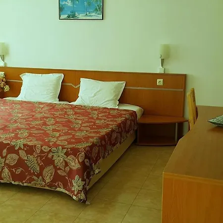 Family Hotel Cristal 3* Ravda