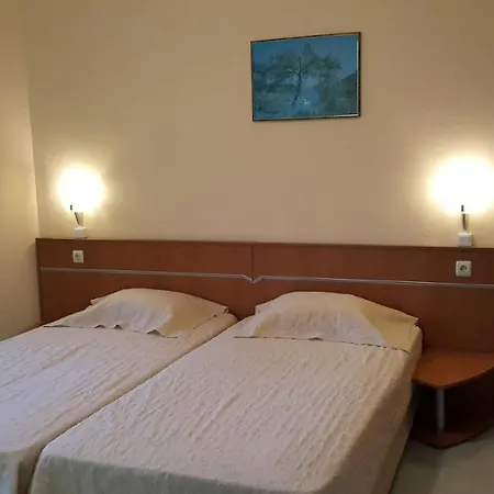 Family Hotel Cristal 3* Ravda
